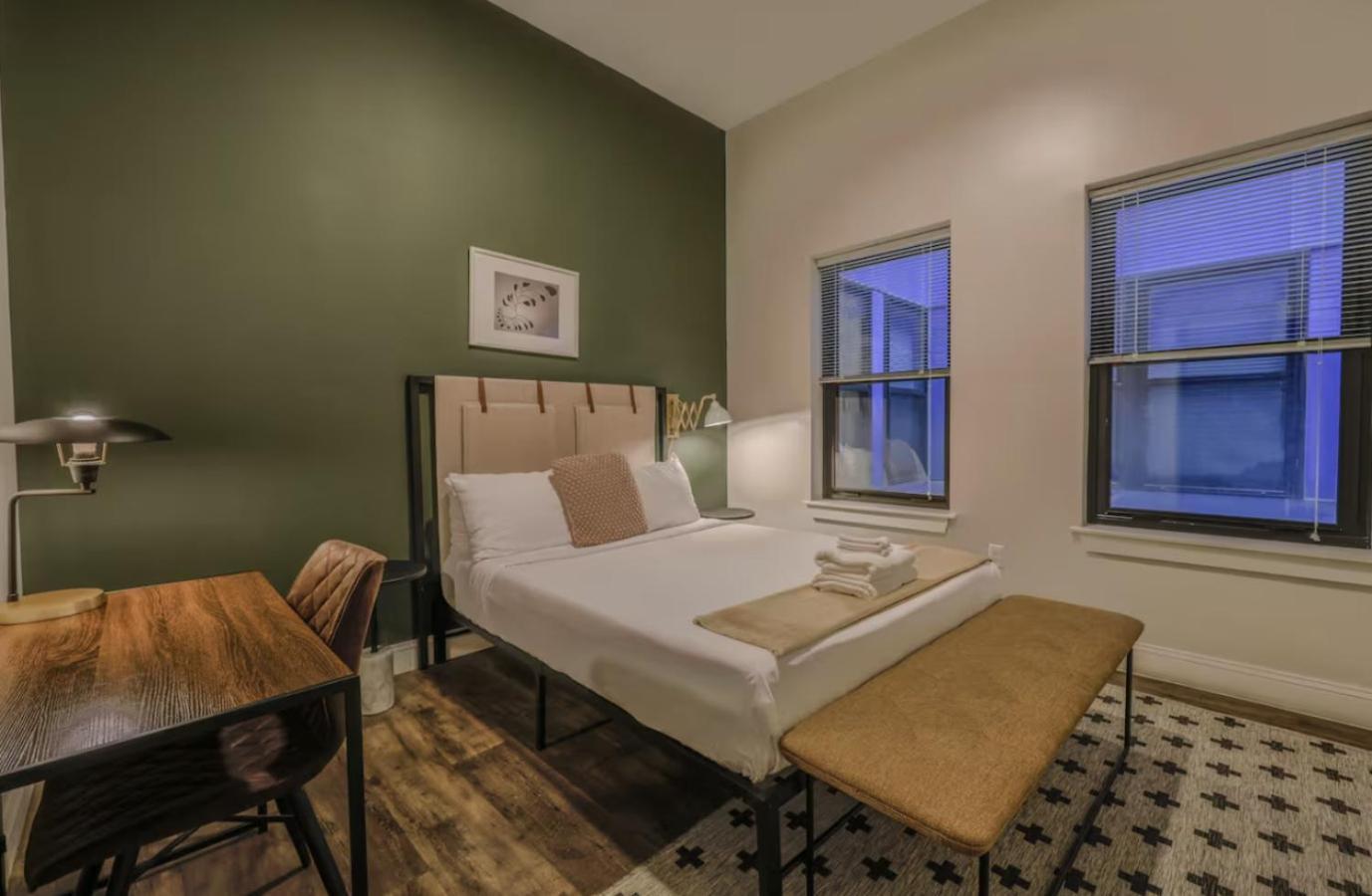 Apartment Downtown Designer Keyless Washer And Dryer Boston